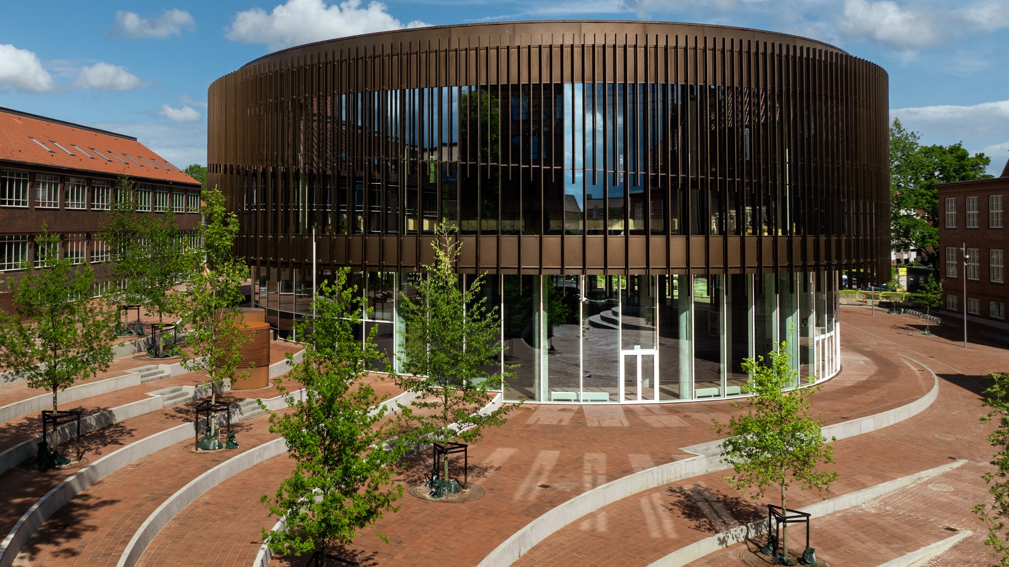 For Rambølls Bygherrerådgivning i Aarhus fik jeg opgaven at fotografere det nye Byauditorie i Universitetsbyen (det gamle Kommunehospital).
Jeg fotograferede både med mit Fujifilm mellemformatskamera og med min drone på en dag, hvor Aarhus tog sig ud fra sin bedste side.